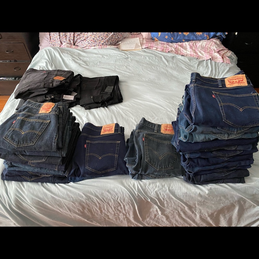 Men’s Levi’s & Guess Jeans for Sale